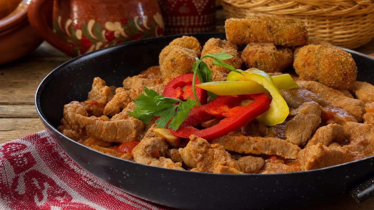 Sertésragu Budapest módra – Raguk & pörköltek recept