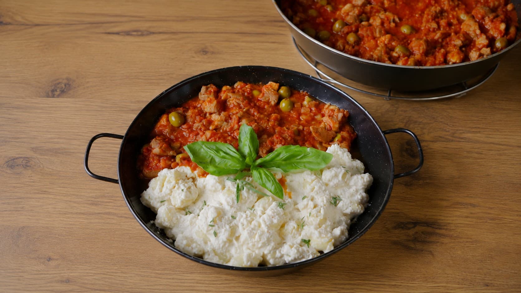 Mediterrán paradicsomos bárányragu citromos-ricottás gnocchival – Raguk & pörköltek recept